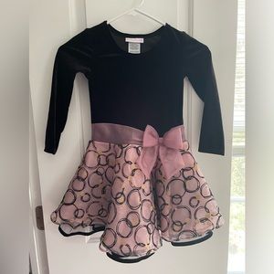 Girls size 5 pink and black full sleeve dress